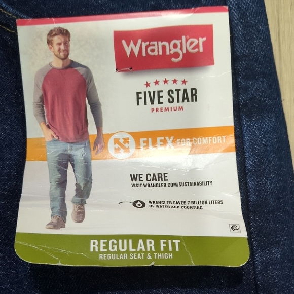 Wrangler Men's Dark Blue Relaxed Jeans - Picture 2 of 6